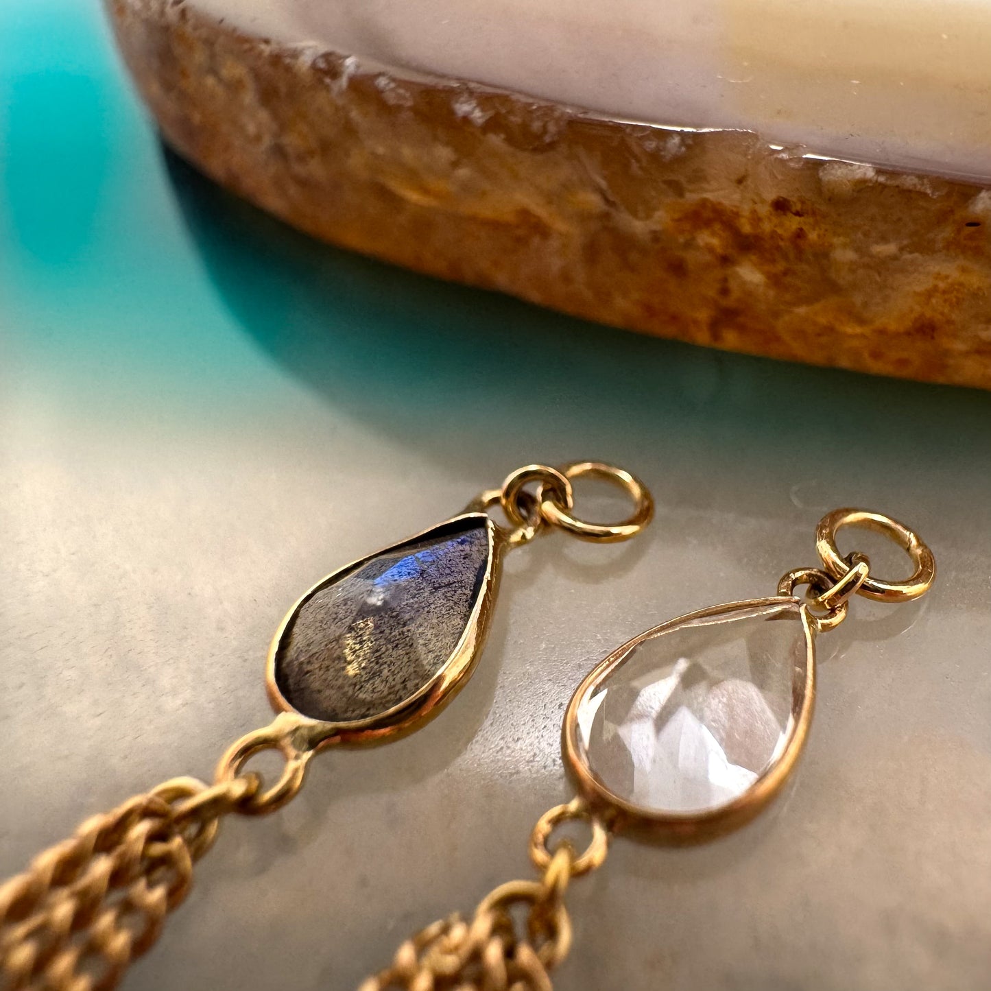14K Ombligo Charm