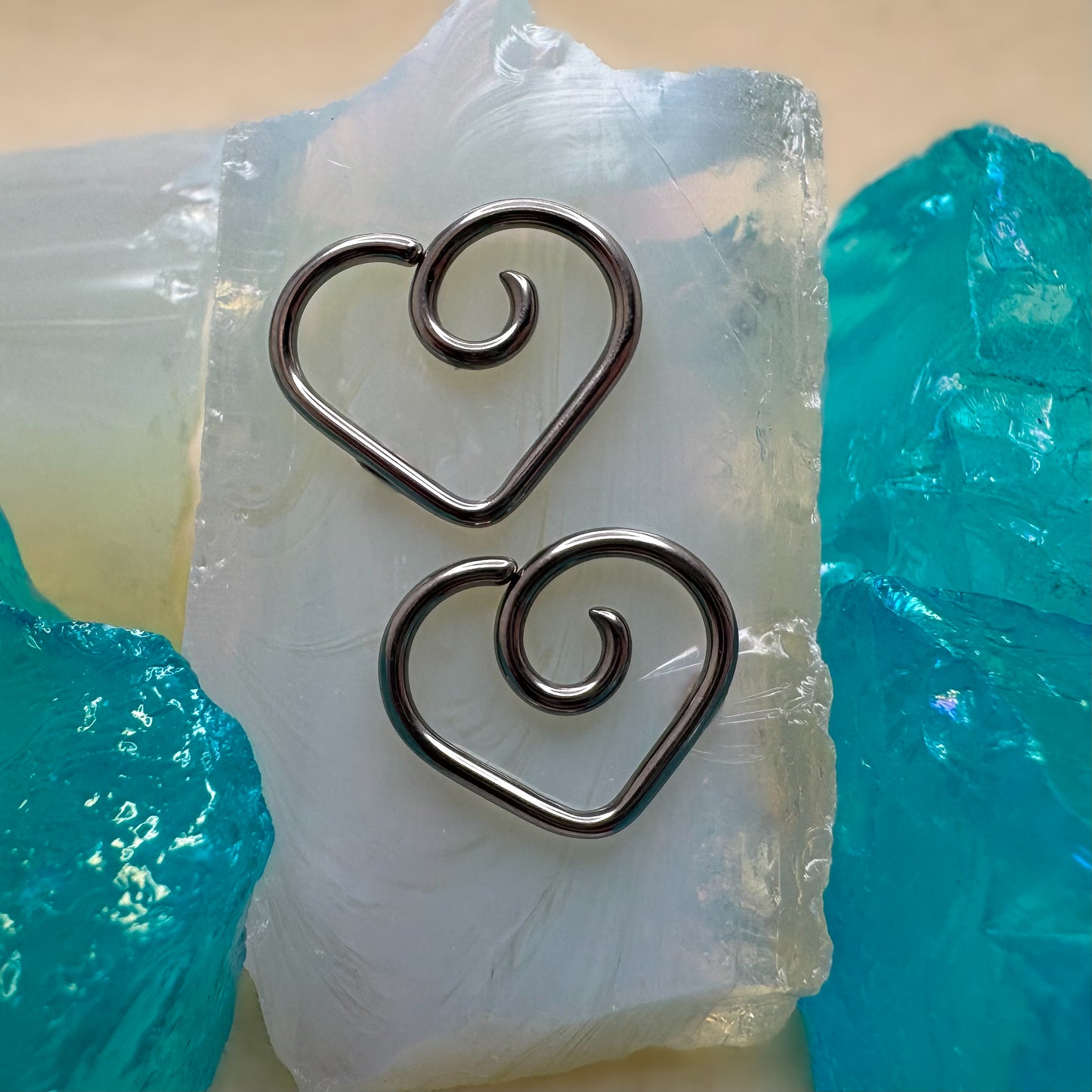 Niobium Heart Seam Ring