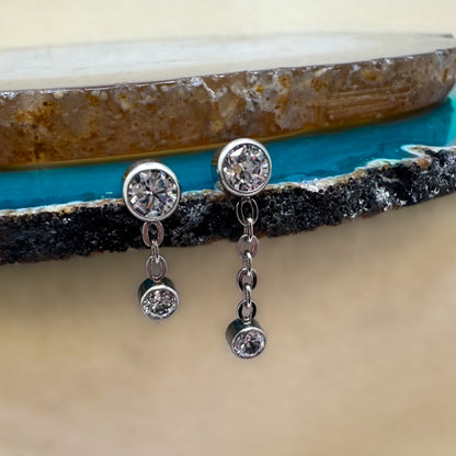 CZ Chain Dangle