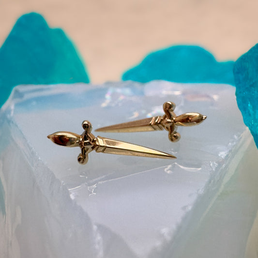14K Sharp Dagger